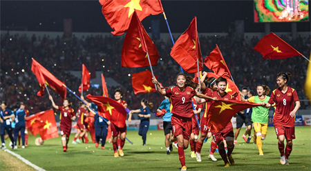 Luyện dịch tin Việt Trung 11: Chủ tịch nước và Thủ tướng Chính phủ chúc mừng Đội tuyển bóng đá nữ
