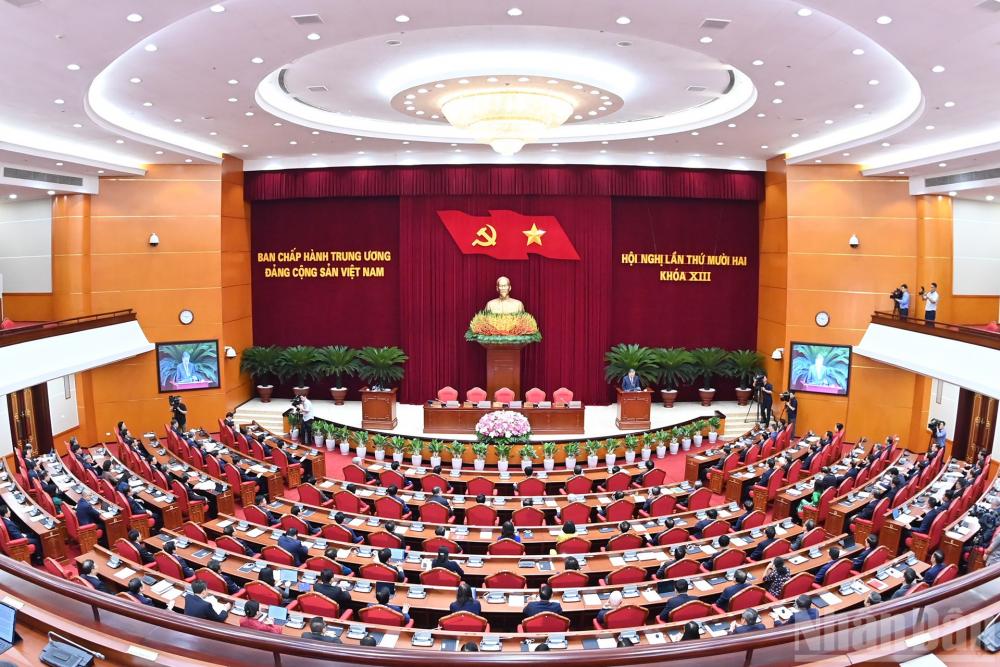 Cách chức vụ trong Đảng của nguyên Chủ tịch nước và nguyên Chủ tịch Quốc hội